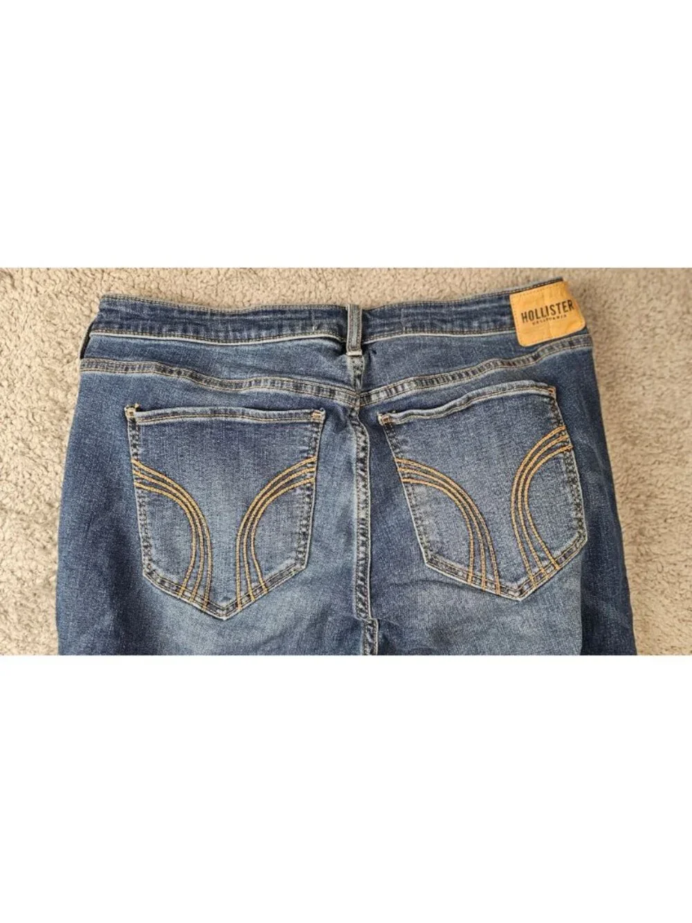 Hollister Women’s Flare Bootcut Jeans Dark Wash Distressed Denim Size 17L
